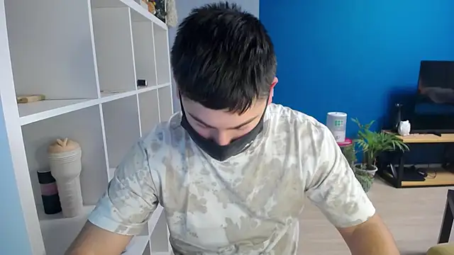 Snapshot of Tomguys chatting on 02/14/25, 05:03 Tomguys online show from 02/14/25, 05:03