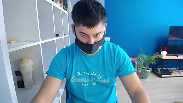 Snapshot of Tomguys chatting on 02/16/25, 08:10 Tomguys online show from 02/16/25, 08:10