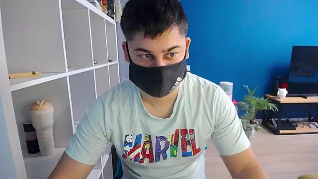 Snapshot of Tomguys chatting on 02/17/25, 07:58 Tomguys online show from 02/17/25, 07:58