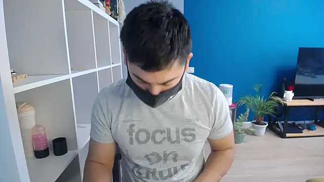 Snapshot of Tomguys chatting on 02/20/25, 08:39 Tomguys online show from 02/20/25, 08:39