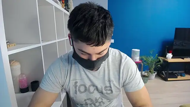 Snapshot of Tomguys chatting on 02/20/25, 03:52 Tomguys online show from 02/20/25, 03:52