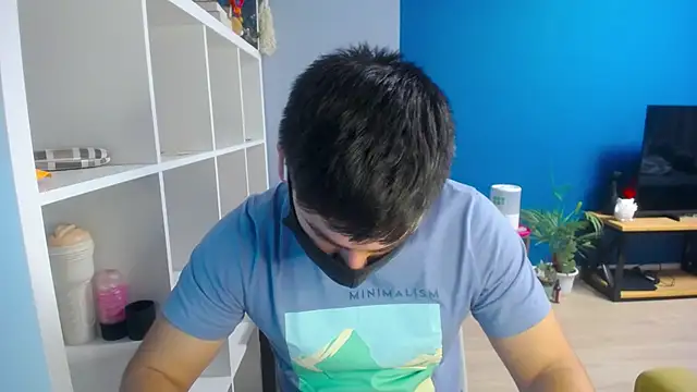 Snapshot of Tomguys chatting on 02/22/25, 05:13 Tomguys online show from 02/22/25, 05:13