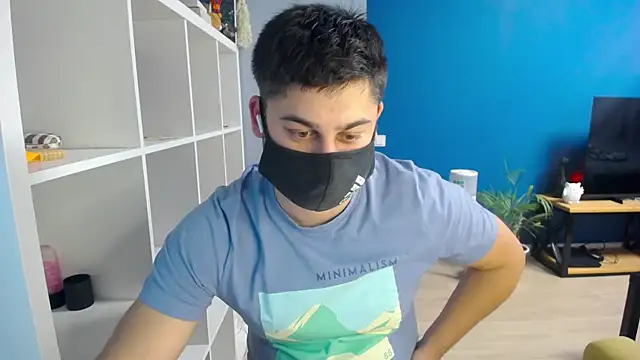 Snapshot of Tomguys chatting on 02/23/25, 07:17 Tomguys online show from 02/23/25, 07:17