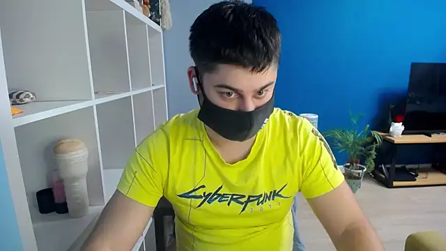 Snapshot of Tomguys chatting on 02/25/25, 07:03 Tomguys online show from 02/25/25, 07:03