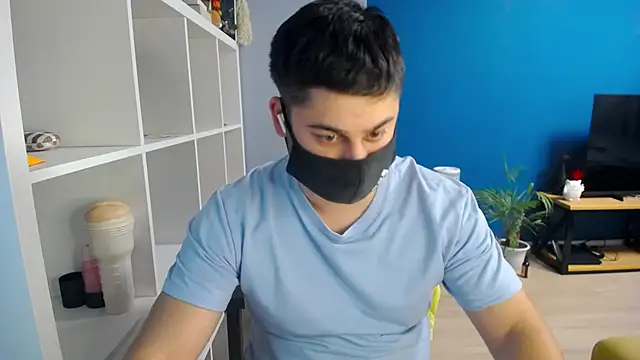 Snapshot of Tomguys chatting on 02/26/25, 07:05 Tomguys online show from 02/26/25, 07:05