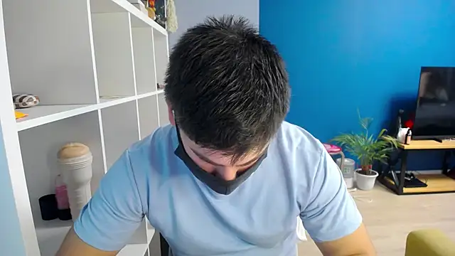 Snapshot of Tomguys chatting on 02/27/25, 03:37 Tomguys online show from 02/27/25, 03:37