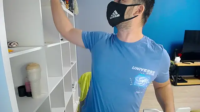 Snapshot of Tomguys chatting on 02/28/25, 07:35 Tomguys online show from 02/28/25, 07:35