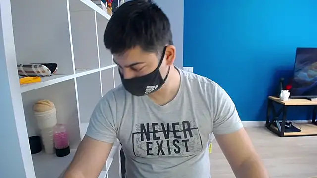 Snapshot of Tomguys chatting on 03/06/25, 08:41 Tomguys online show from 03/06/25, 08:41