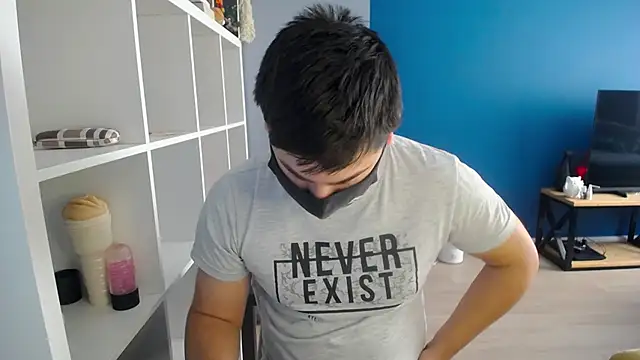 Snapshot of Tomguys chatting on 03/08/25, 06:43 Tomguys online show from 03/08/25, 06:43