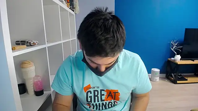 Snapshot of Tomguys chatting on 03/10/25, 02:26 Tomguys online show from 03/10/25, 02:26