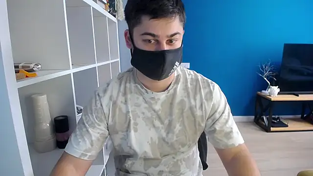 Snapshot of Tomguys chatting on 03/15/25, 08:37 Tomguys online show from 03/15/25, 08:37