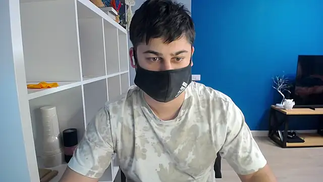 Snapshot of Tomguys chatting on 03/16/25, 12:11 Tomguys online show from 03/16/25, 12:11