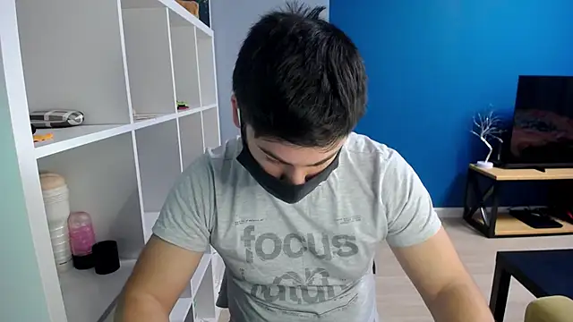 Snapshot of Tomguys chatting on 03/21/25, 03:46 Tomguys online show from 03/21/25, 03:46