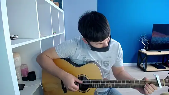 Snapshot of Tomguys chatting on 03/23/25, 07:53 Tomguys online show from 03/23/25, 07:53