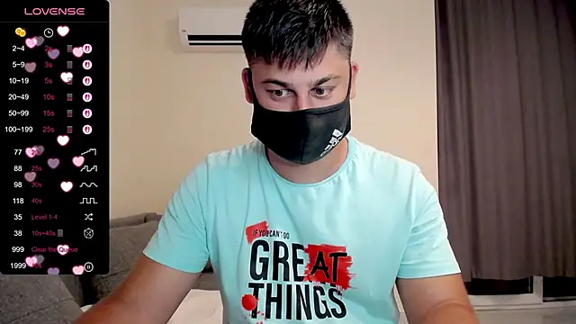 Snapshot of Tomguys chatting on 09/18/25, 04:42 Tomguys online show from 09/18/25, 04:42