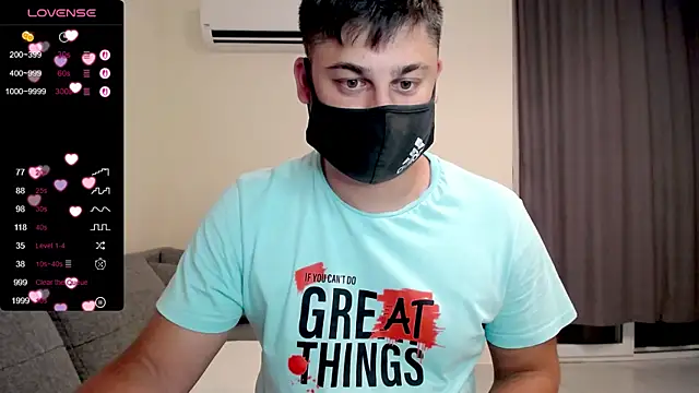 Snapshot of Tomguys chatting on 09/20/25, 05:47 Tomguys online show from 09/20/25, 05:47