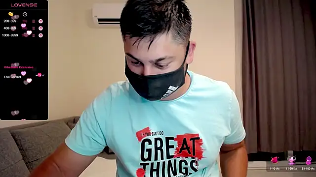 Snapshot of Tomguys chatting on 09/21/25, 05:47 Tomguys online show from 09/21/25, 05:47