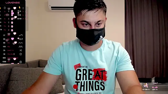 Snapshot of Tomguys chatting on 09/22/25, 06:32 Tomguys online show from 09/22/25, 06:32