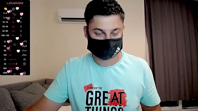 Snapshot of Tomguys chatting on 09/26/25, 06:12 Tomguys online show from 09/26/25, 06:12