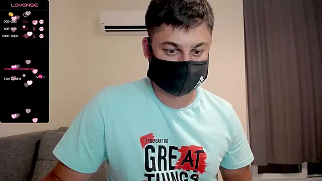 Snapshot of Tomguys chatting on 09/27/25, 05:51 Tomguys online show from 09/27/25, 05:51