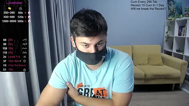 Snapshot of Tomguys chatting on 10/24/25, 07:54 Tomguys online show from 10/24/25, 07:54