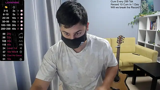 Snapshot of Tomguys chatting on 11/03/25, 08:15 Tomguys online show from 11/03/25, 08:15