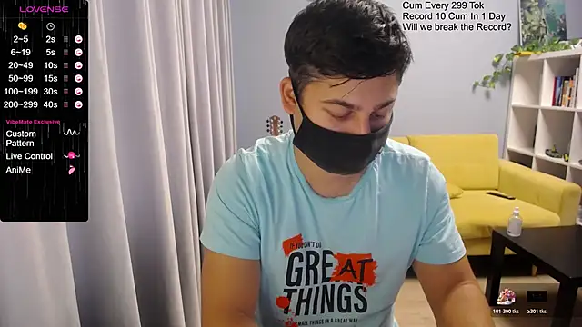 Snapshot of Tomguys chatting on 11/04/25, 07:40 Tomguys online show from 11/04/25, 07:40