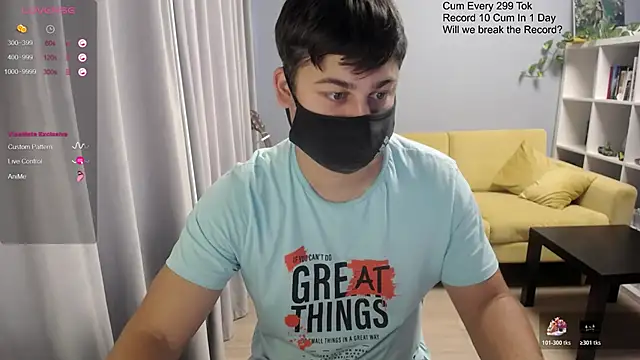 Snapshot of Tomguys chatting on 11/08/25, 09:09 Tomguys online show from 11/08/25, 09:09