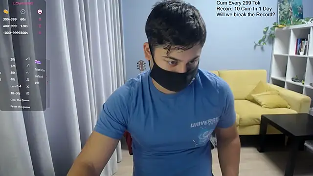 Snapshot of Tomguys chatting on 11/10/25, 06:56 Tomguys online show from 11/10/25, 06:56