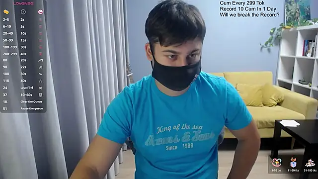 Snapshot of Tomguys chatting on 11/11/25, 09:20 Tomguys online show from 11/11/25, 09:20