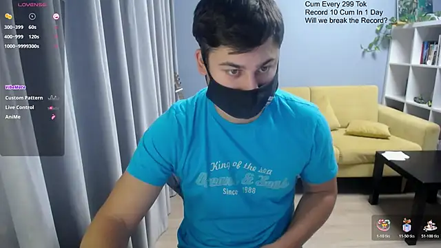 Snapshot of Tomguys chatting on 11/12/25, 07:20 Tomguys online show from 11/12/25, 07:20