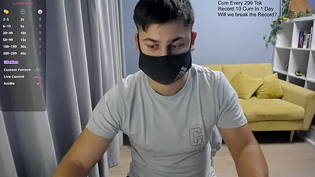 Snapshot of Tomguys chatting on 11/20/25, 08:47 Tomguys online show from 11/20/25, 08:47