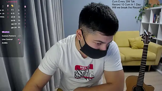 Snapshot of Tomguys chatting on 11/21/25, 07:23 Tomguys online show from 11/21/25, 07:23