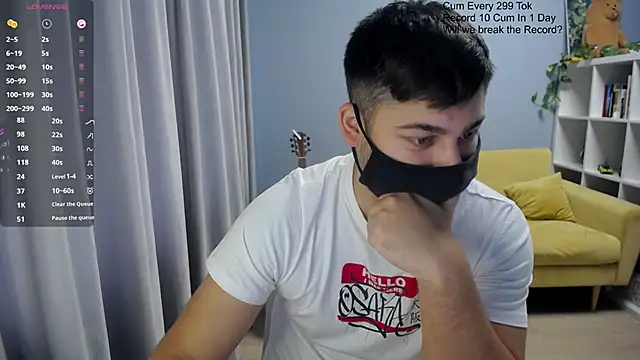 Snapshot of Tomguys chatting on 11/22/25, 07:29 Tomguys online show from 11/22/25, 07:29