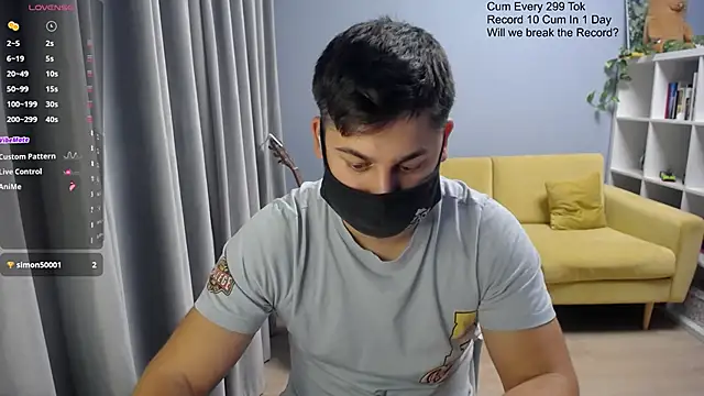 Snapshot of Tomguys chatting on 11/23/25, 08:52 Tomguys online show from 11/23/25, 08:52