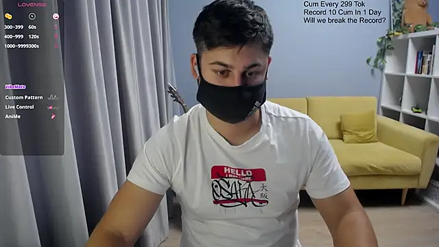 Snapshot of Tomguys chatting on 11/24/25, 11:54 Tomguys online show from 11/24/25, 11:54