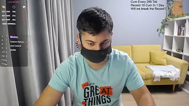 Snapshot of Tomguys chatting on 11/29/25, 08:23 Tomguys online show from 11/29/25, 08:23