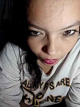 Snapshot of Melanymartinez105 chatting on 05/30/26, 03:25 Melanymartinez105 online show from 05/30/26, 03:25