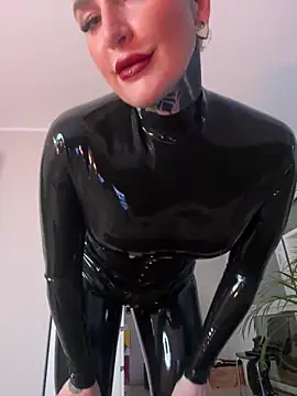 InkedBiitch online show from 12/22/24, 04:38