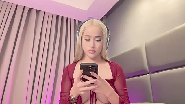 Carrie Colbyxx online show from 11/03/25, 02:24