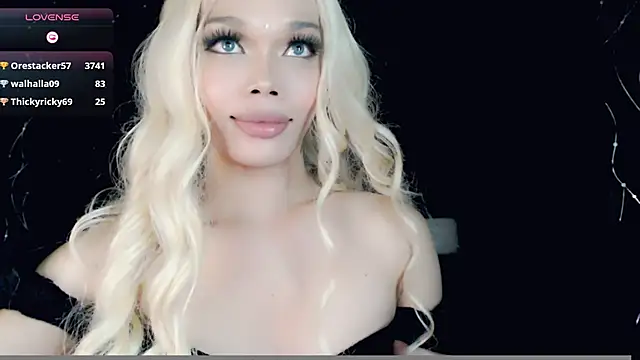 Snapshot of sugar_bbyxx chatting on 12/21/24, 12:06 sugar bbyxx online show from 12/21/24, 12:06