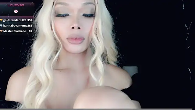 Snapshot of sugar_bbyxx chatting on 12/28/24, 11:52 sugar bbyxx online show from 12/28/24, 11:52