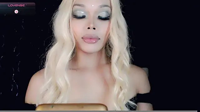 Snapshot of sugar_bbyxx chatting on 01/04/25, 12:49 sugar bbyxx online show from 01/04/25, 12:49