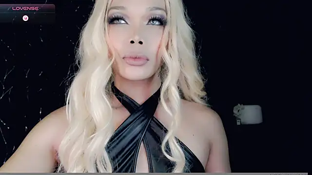 Snapshot of sugar_bbyxx chatting on 01/11/25, 04:25 sugar bbyxx online show from 01/11/25, 04:25