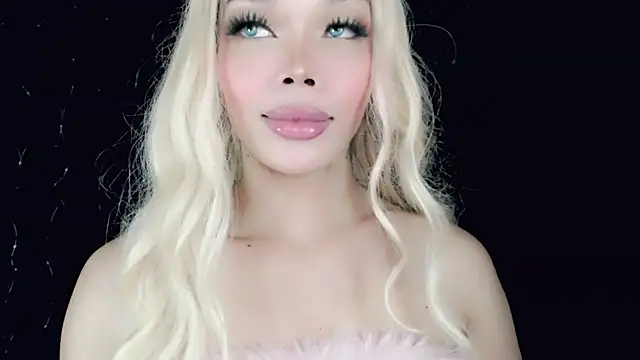 Snapshot of sugar_bbyxx chatting on 03/17/25, 12:04 sugar bbyxx online show from 03/17/25, 12:04