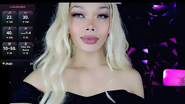 Snapshot of sugar_bbyxx chatting on 09/27/25, 10:04 sugar bbyxx online show from 09/27/25, 10:04