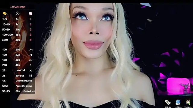 Snapshot of sugar_bbyxx chatting on 10/17/25, 03:53 sugar bbyxx online show from 10/17/25, 03:53