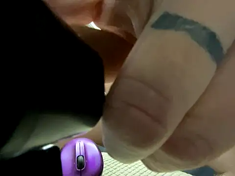 Snapshot of WhiteChocalate_69 chatting on 10/26/25, 07:42 WhiteChocalate 69 online show from 10/26/25, 07:42