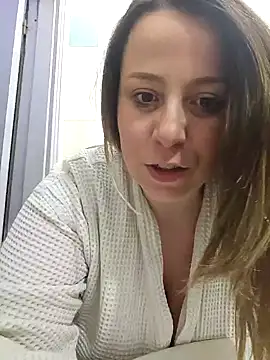 Snapshot of Emma96_hot chatting on 03/06/25, 11:36 Emma96 hot online show from 03/06/25, 11:36