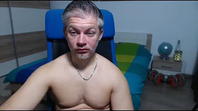 Snapshot of RobbyShawz chatting on 10/26/25, 05:24 RobbyShawz online show from 10/26/25, 05:24